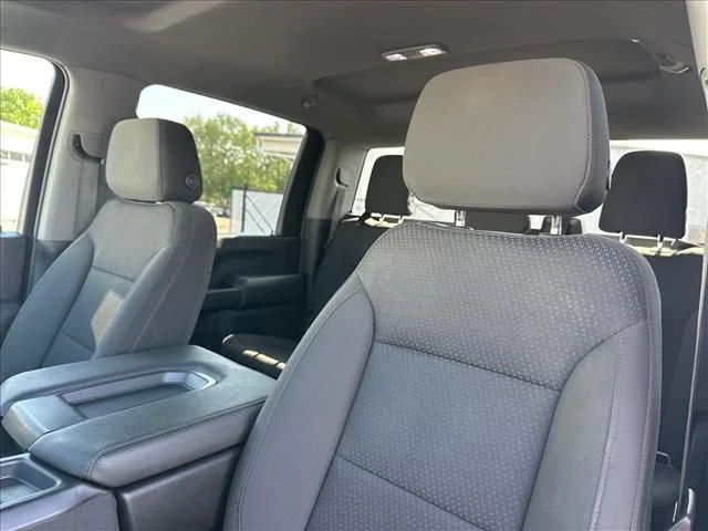 Used 2022 White Chevrolet Custom image 22