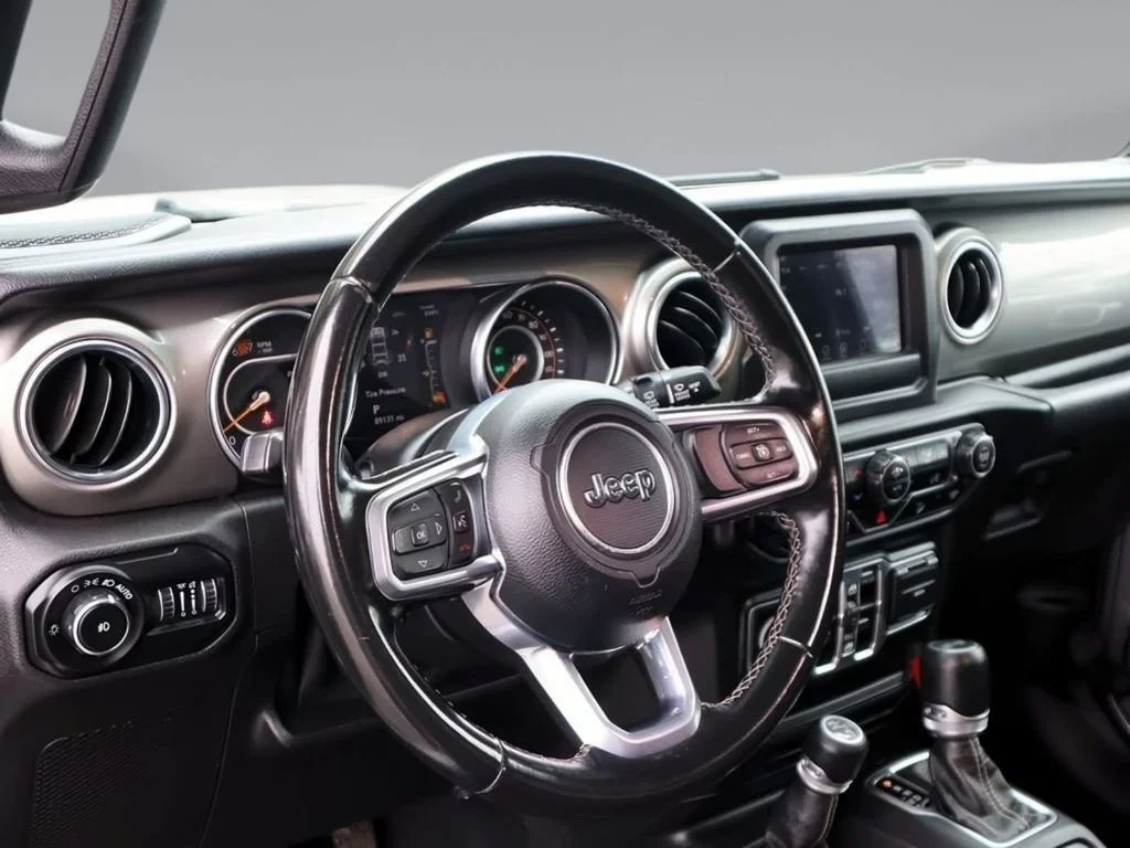2020 Jeep Wrangler Unlimited Sahara - Photo 14
