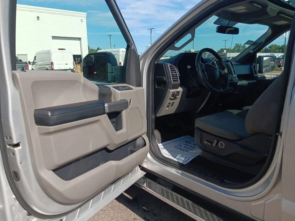 Used 2016 Ingot Silver Metallic Ford XLT image 13