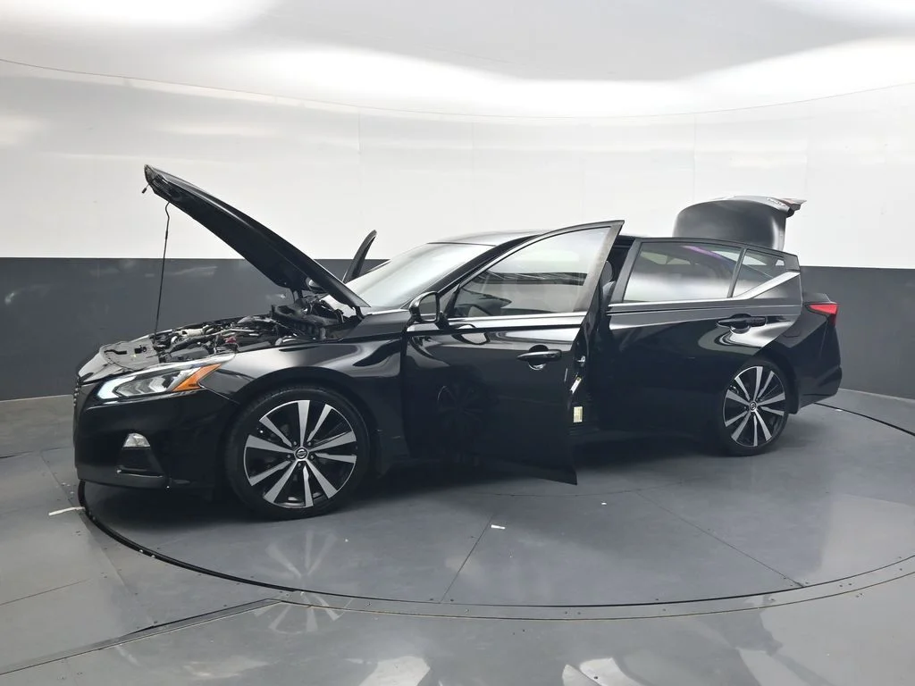 Used 2021 Black Nissan 2.5 SR image 54