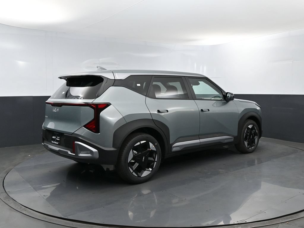 New 2027 Iceberg Green Kia S image 21