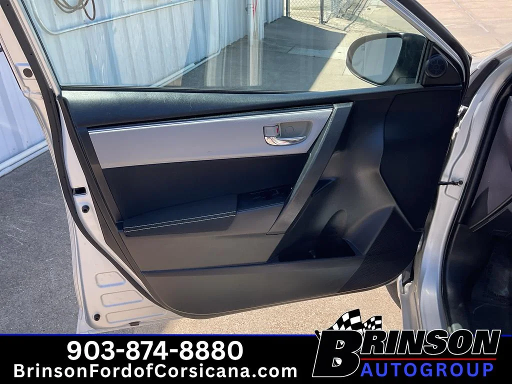 Used 2018 Classic Silver Metallic Toyota LE image 22
