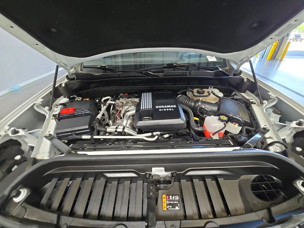 Certified Used 2025 Summit White GMC AT4 image 24