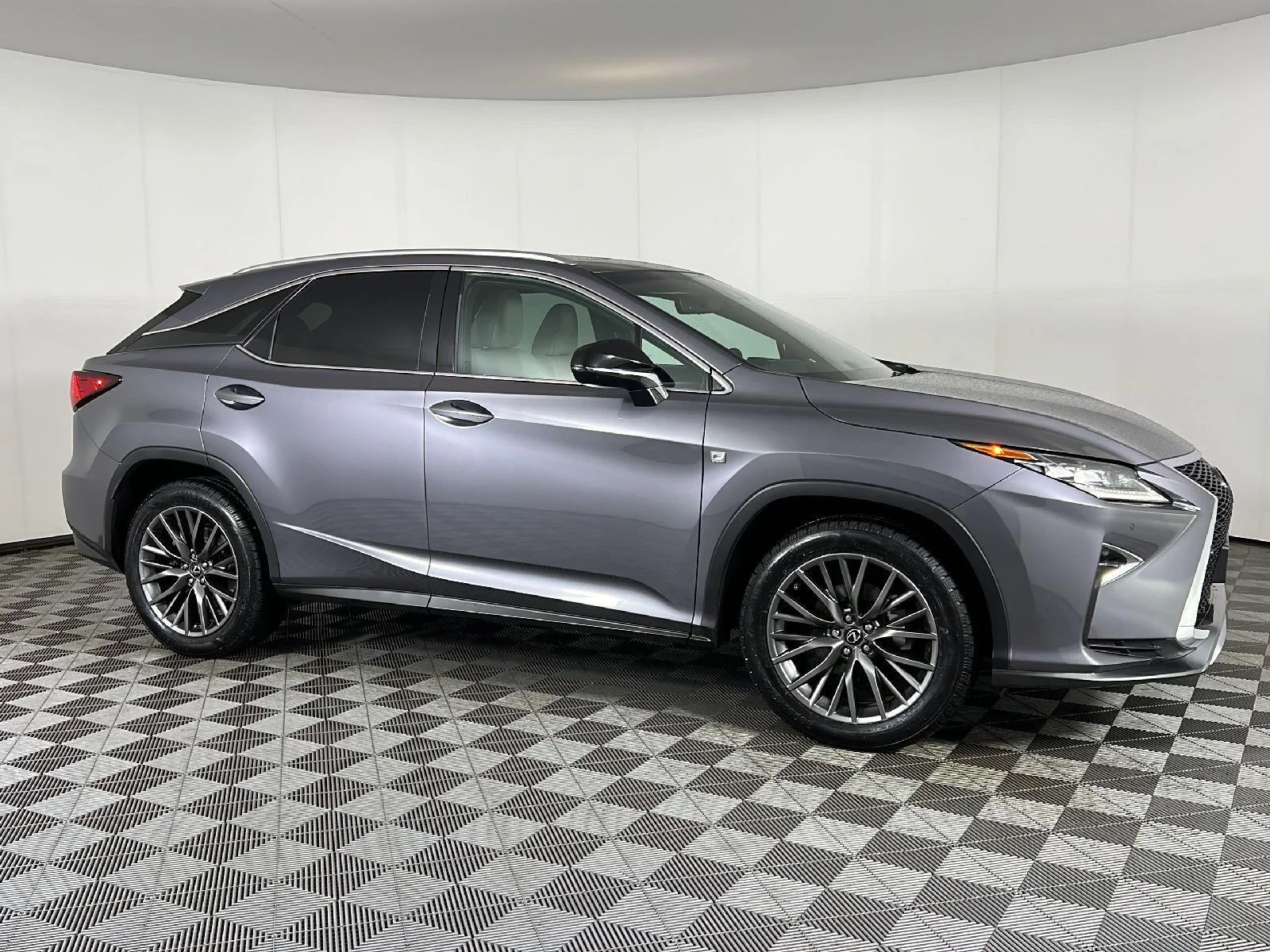 Used 2019 Gy Lexus  image 3