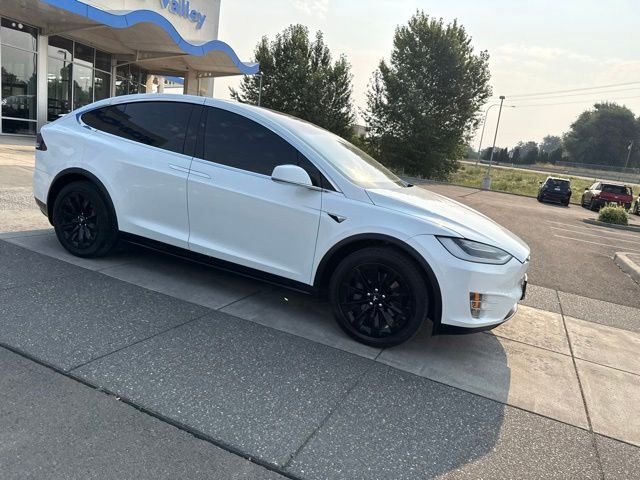 Used 2018 Tesla Model X 75D with VIN 5YJXCDE28JF114953 for sale in College Place, WA