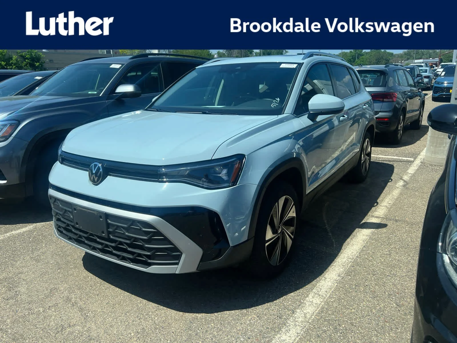 2025 Volkswagen Taos 1.5T SE 4Motion's photo