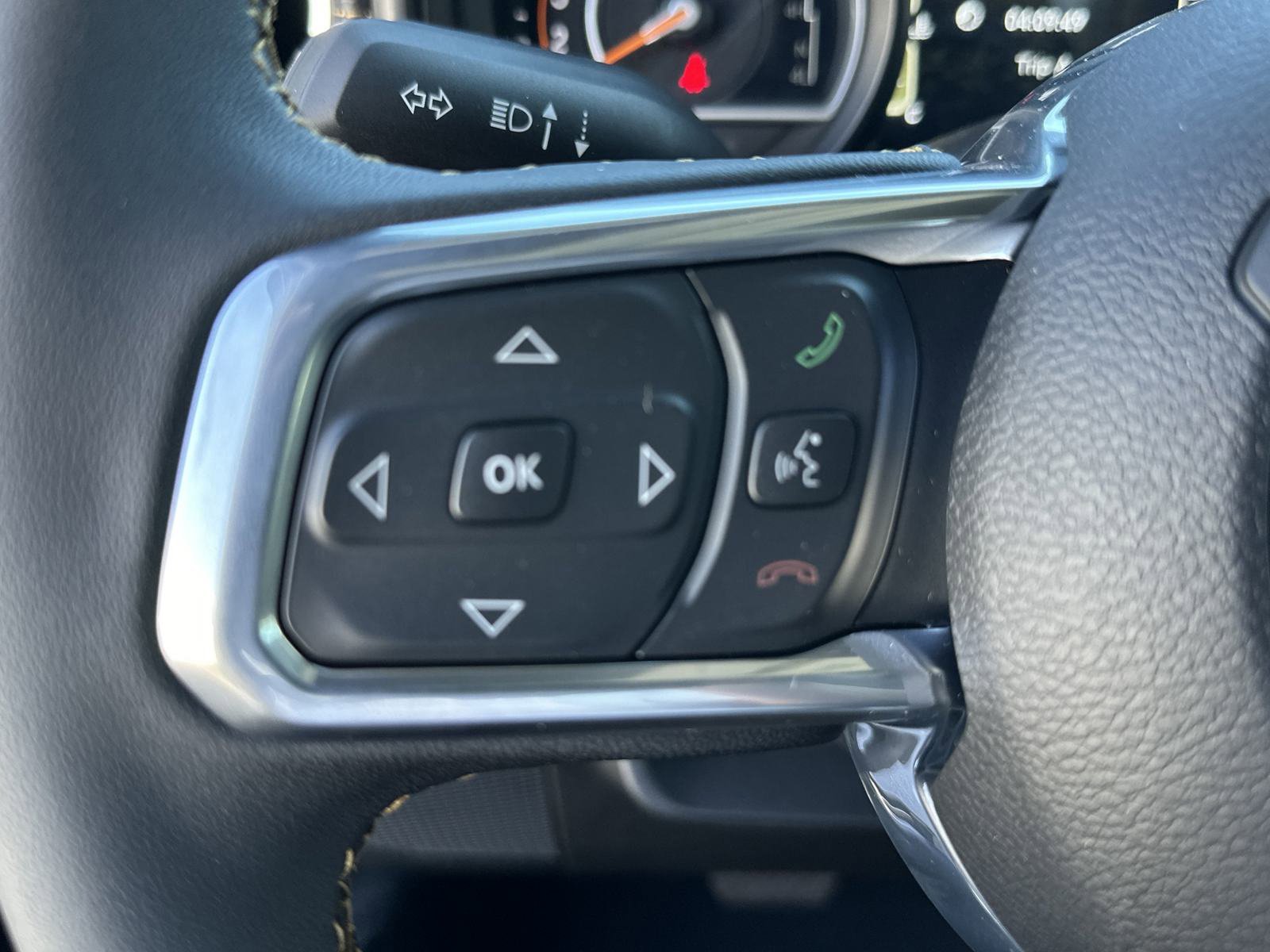 2025 Jeep Wrangler 4-Door Sahara - Photo 28