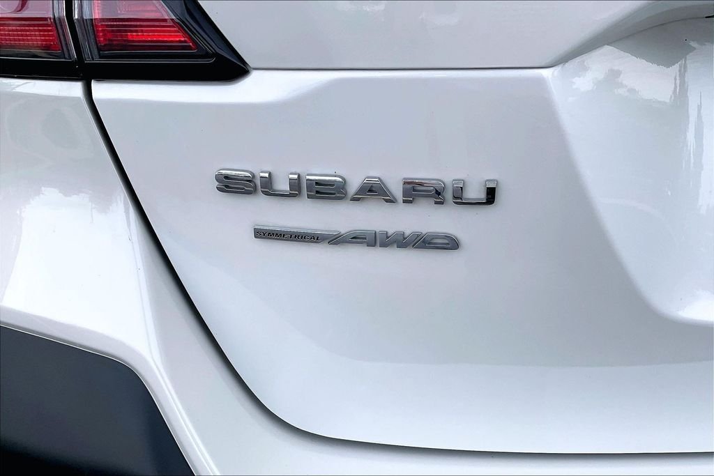 Used 2022 White Subaru Premium image 9