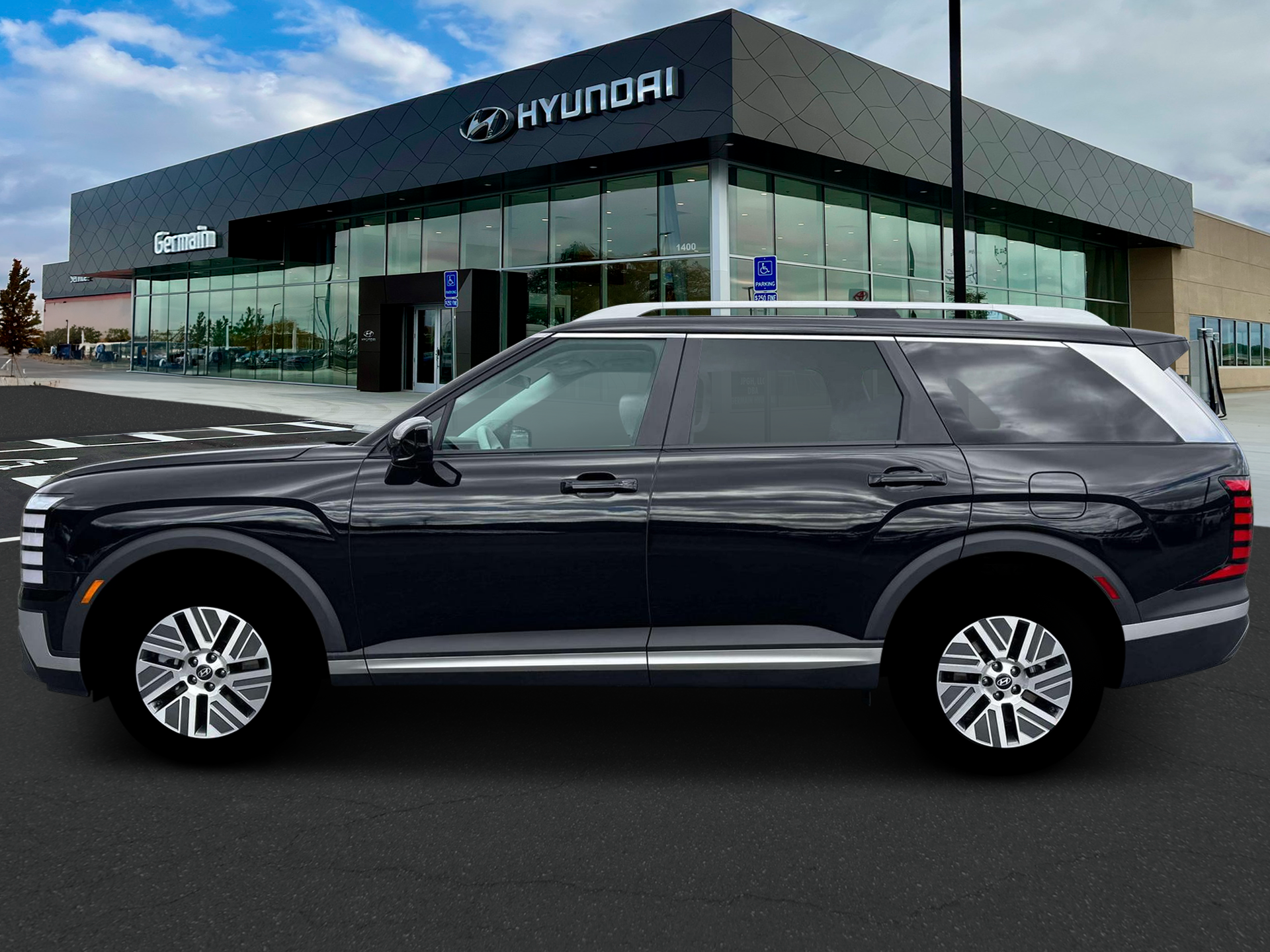 New 2026 Abyss Black Pearl Hyundai SEL 7P image 3