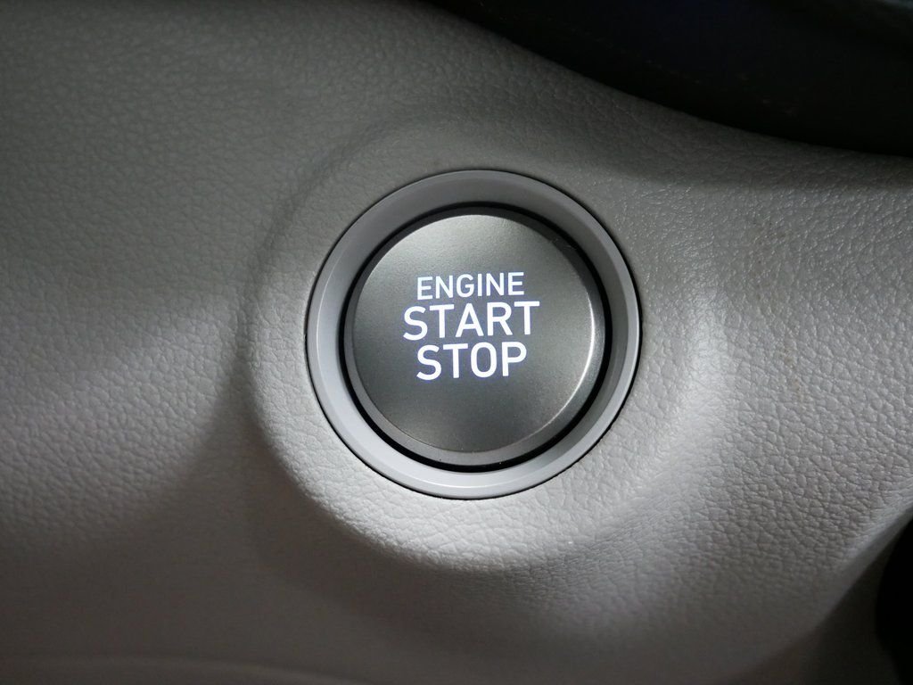 Certified Used 2025 Green Hyundai SEL image 21
