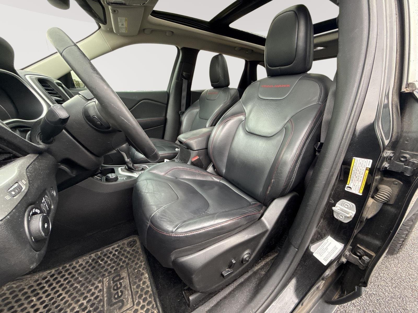 Used 2014 Brilliant Black Crystal Pearlcoat Jeep Trailhawk image 3