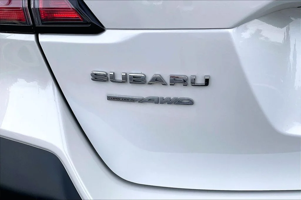 Used 2022 White Subaru Premium image 9