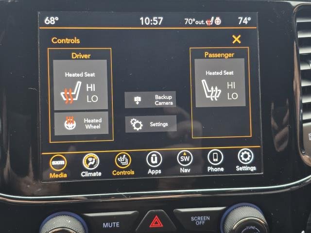 Used 2021 Diamond Black JEEP LAREDO image 19