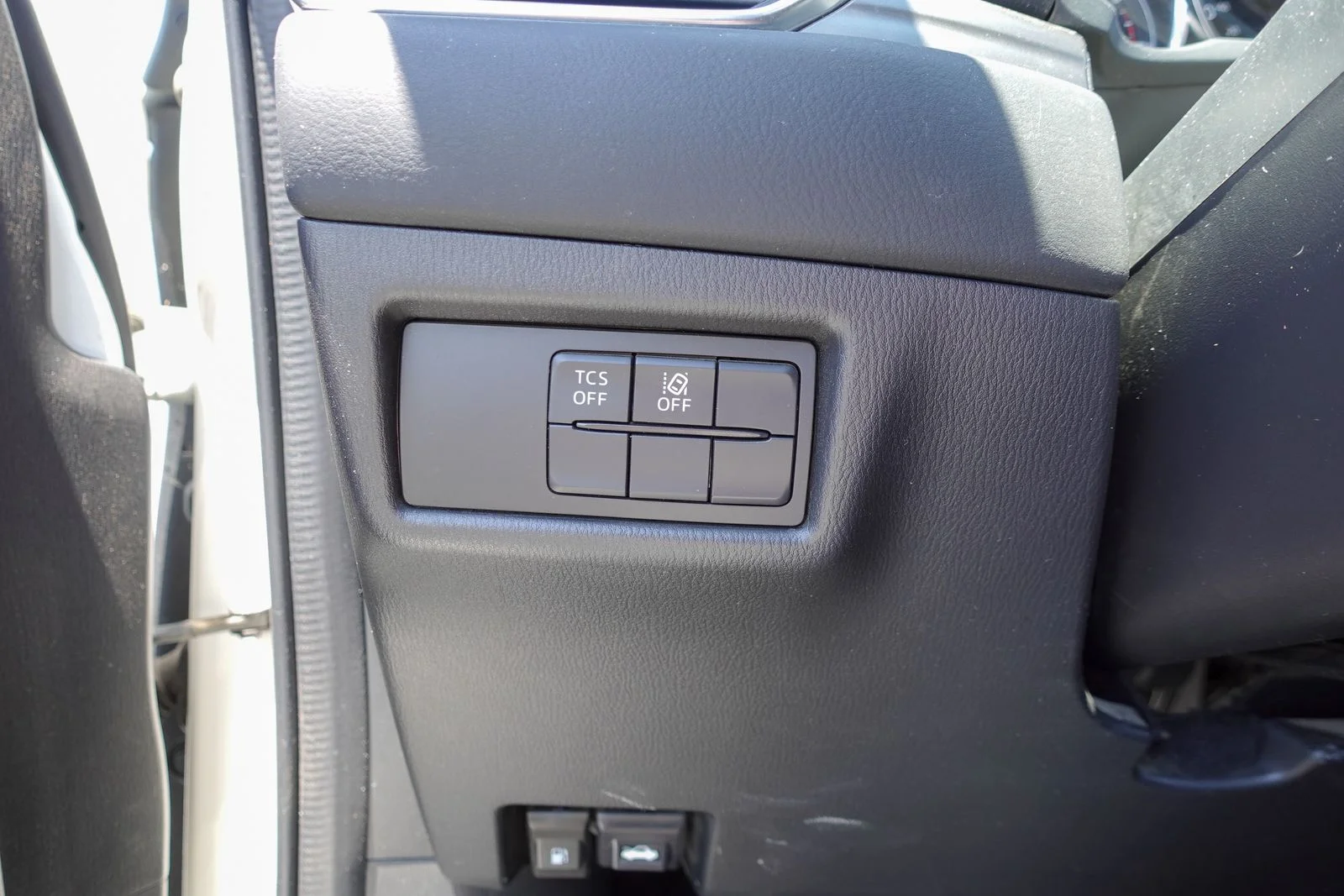 Used 2019 Snowflake White Pearl Mica Mazda Touring image 16