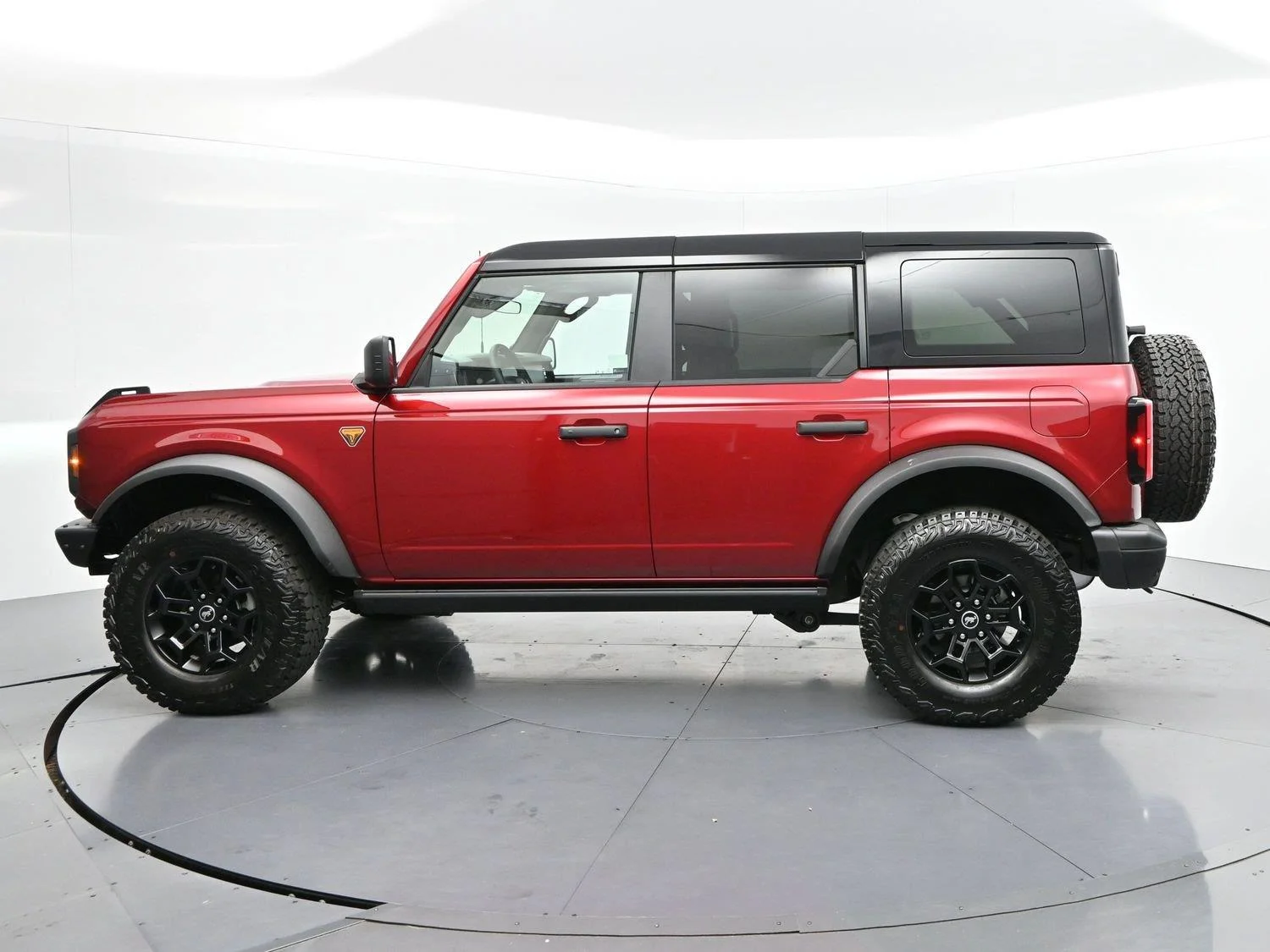 Used 2026 Ruby Red Metallic Tinted Clearcoat Ford Badlands image 5