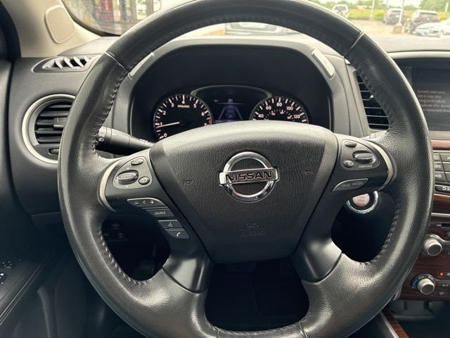Used 2017 Caspian Blue Nissan Platinum image 17
