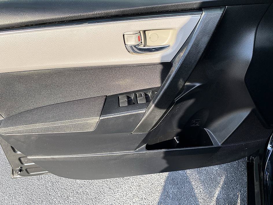 Used 2018 Black Sand Pearl Toyota LE image 10