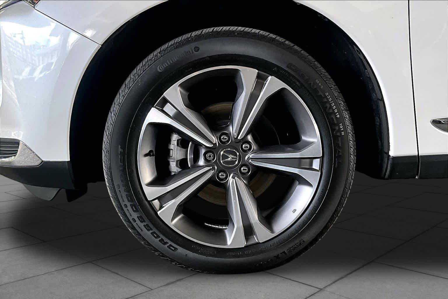Used 2025 Platinum White Pearl Acura w/Technology Package image 10