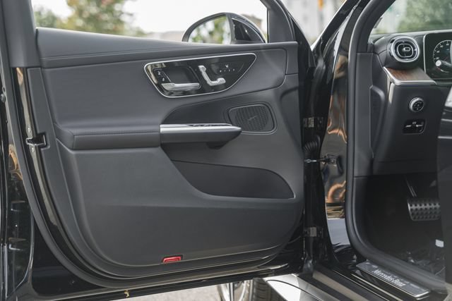New 2027 Black Mercedes-Benz GLC 300 Coupe image 82