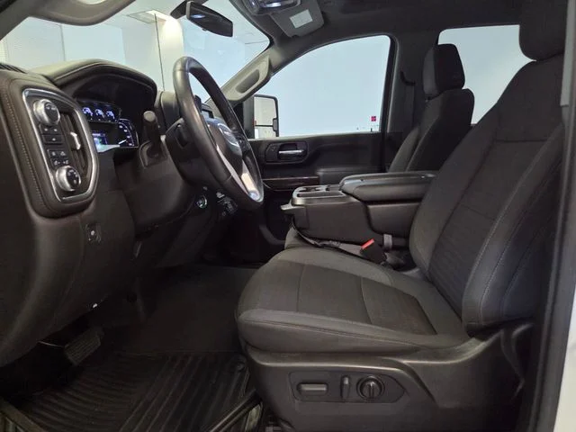 Used 2022 White GMC SLE image 11