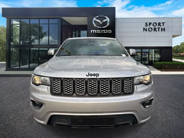 Used 2019 Silver Jeep Altitude image 9
