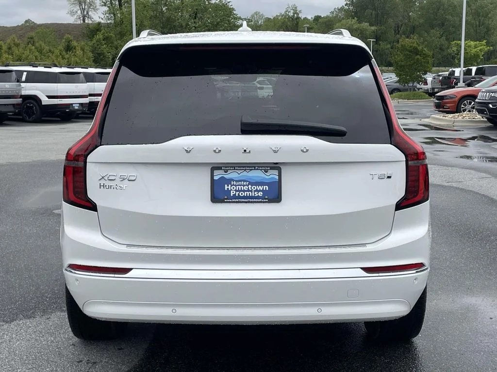 New 2026 Crystal White Pearl Volvo Plus image 27