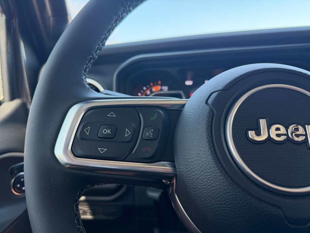 2025 Jeep Wrangler 4-Door Sahara - Photo 24