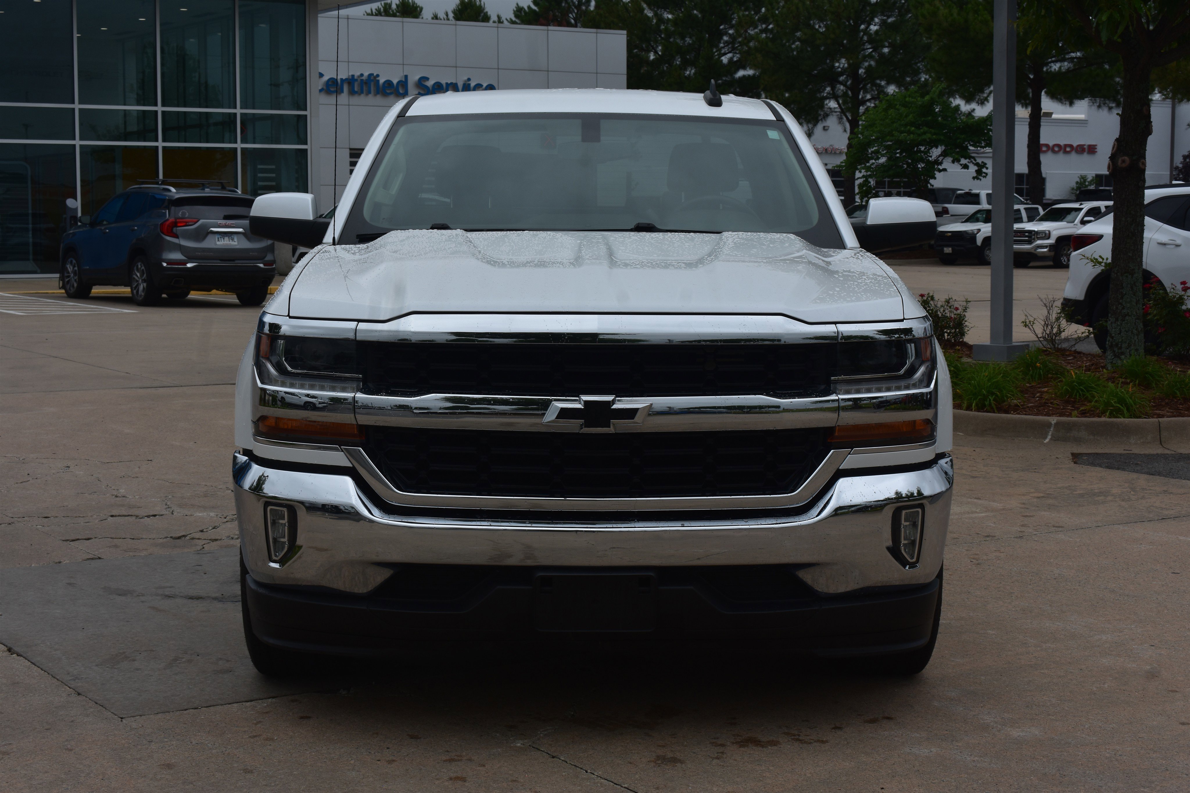 Used 2017 Chevrolet Silverado 1500 LT with VIN 3GCPCREC9HG407447 for sale in Little Rock