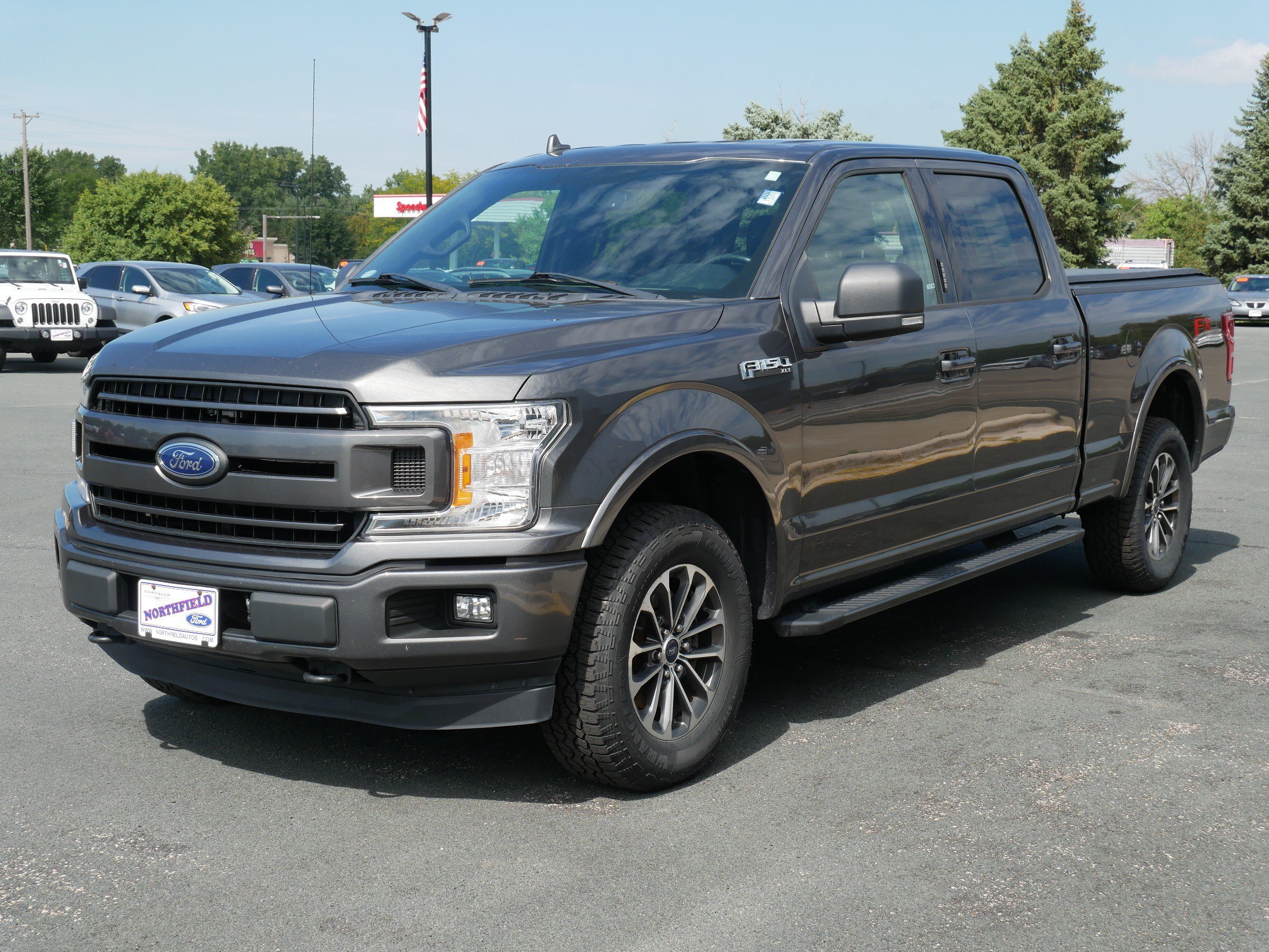 Used 2018 Gray Ford XLT image 4