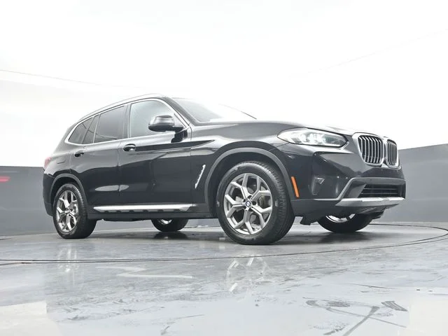 Used 2022 Black BMW xDrive30i image 30
