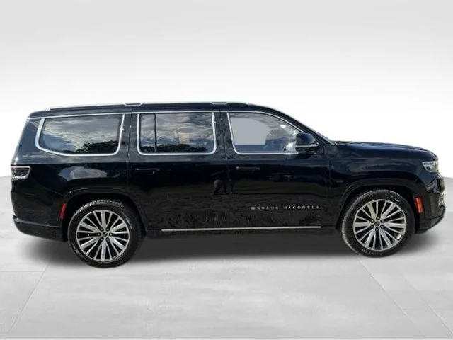Used 2022 Black Jeep Series III image 11