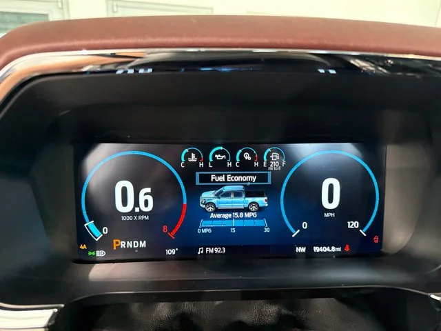 Used 2022 White Ford Lariat image 22