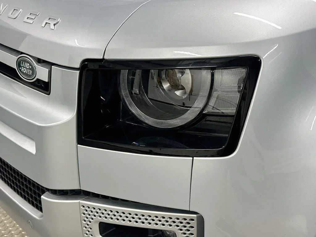 Used 2022  Land Rover XS Edition image 32