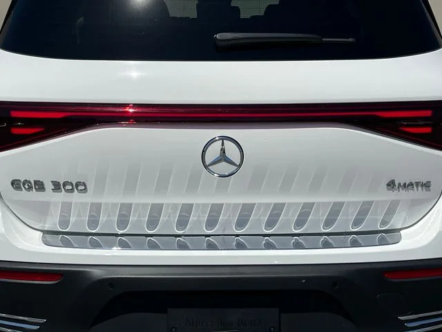 Used 2025 Polar White Mercedes-Benz 300 image 10