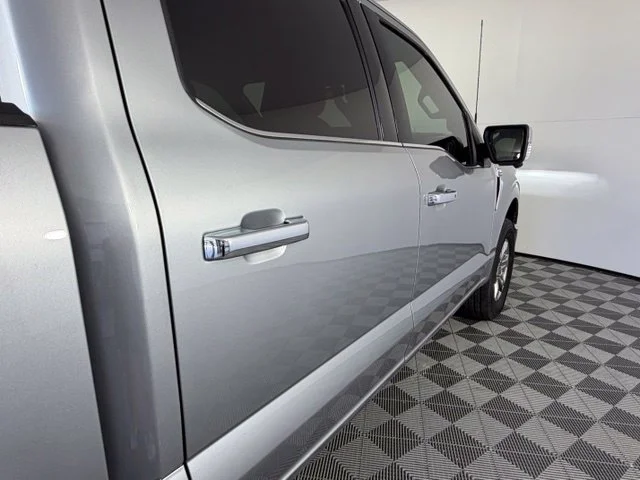 Used 2023 Silver Ford Lariat image 9