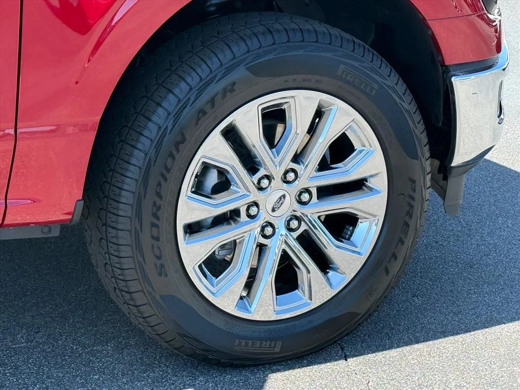 Used 2025 Red Ford XLT image 9