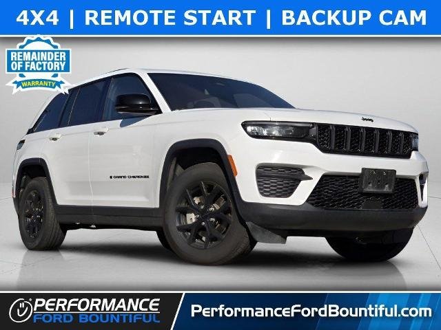 Used 2024 Bright White Clearcoat Jeep  image 1