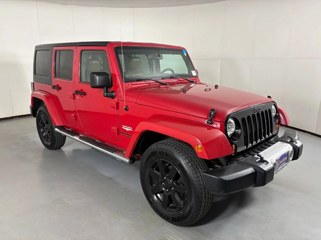 Used 2013 Red Jeep Sahara image 2