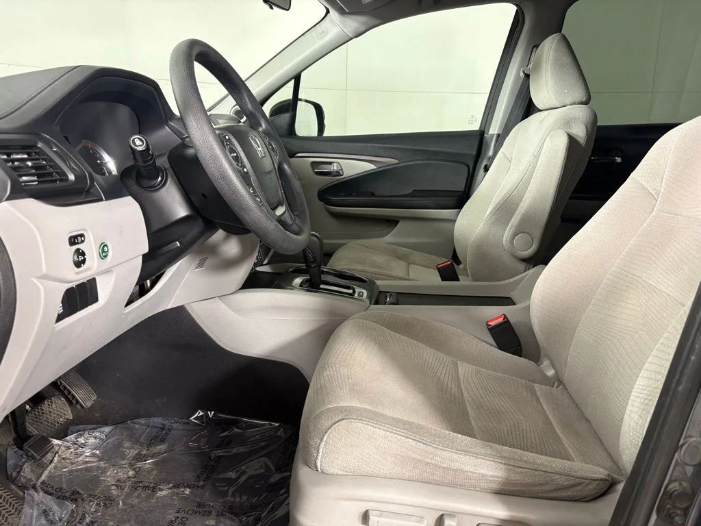 Used 2017 Silver Honda EX image 21