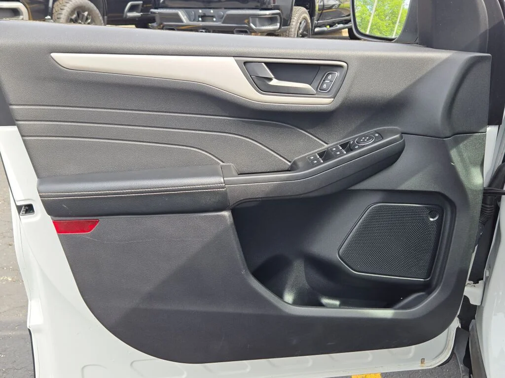 Used 2022 White Ford SE image 20