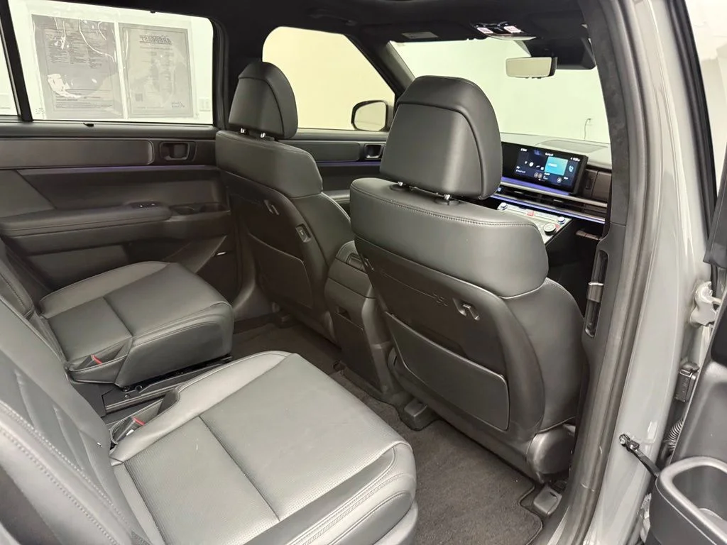 Used 2025 Gray Hyundai Calligraphy image 47