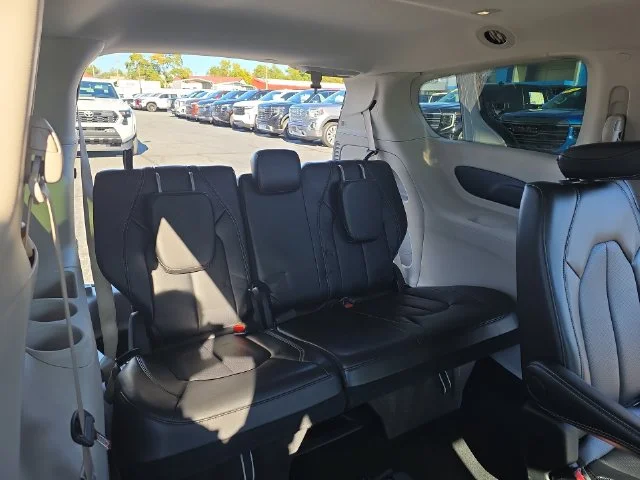 Used 2024 Silver Chrysler Touring L image 13