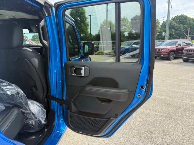 New 2026 Hydro Blue Pearl-Coat Exterior Paint Jeep Sahara image 25