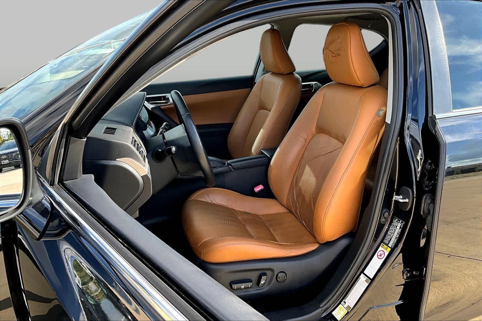 Used 2013 Obsidian Lexus Hybrid image 7