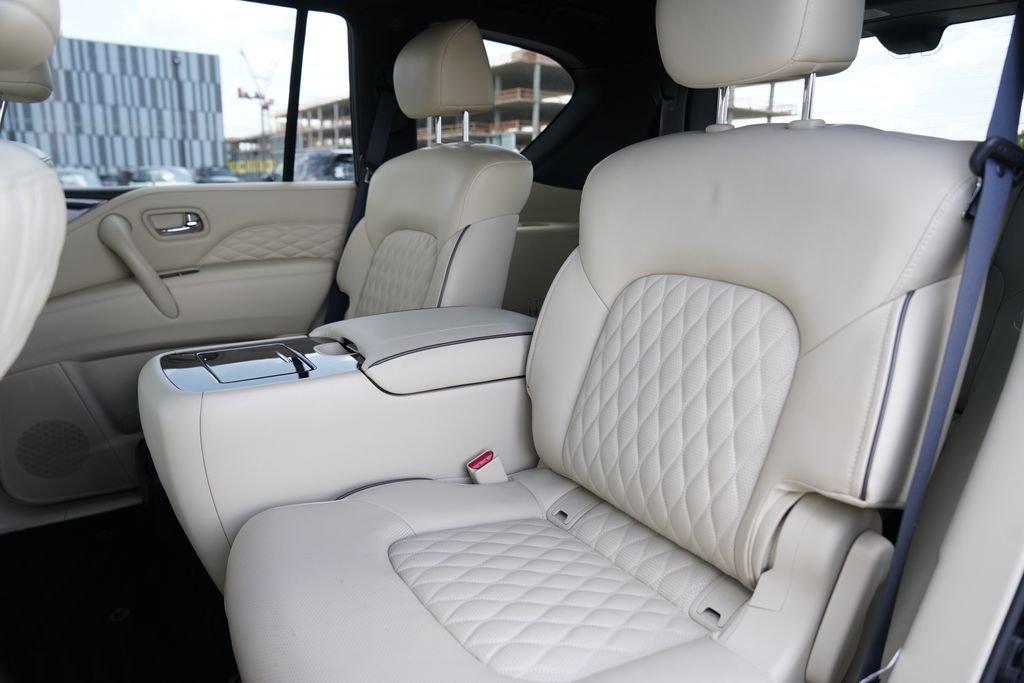 Used 2024 Black INFINITI Sensory image 32