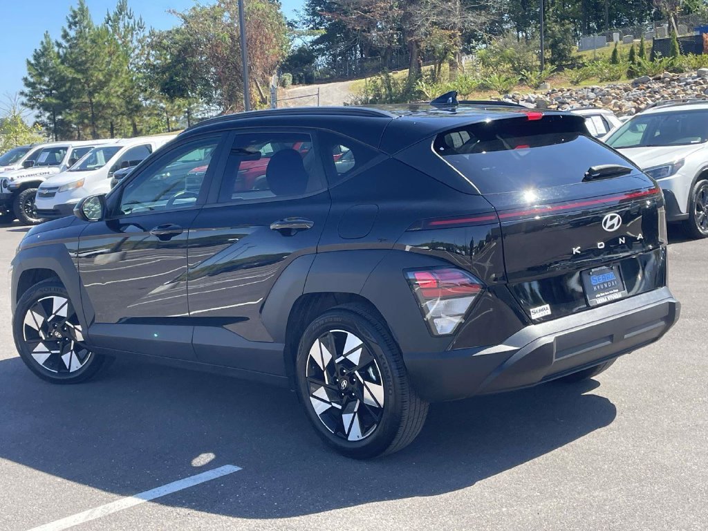 Used 2025 Black Hyundai SEL Convenience image 5