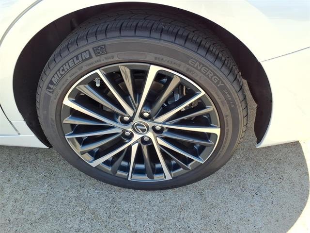 2025 Lexus ES Hybrid 300h - Photo 20