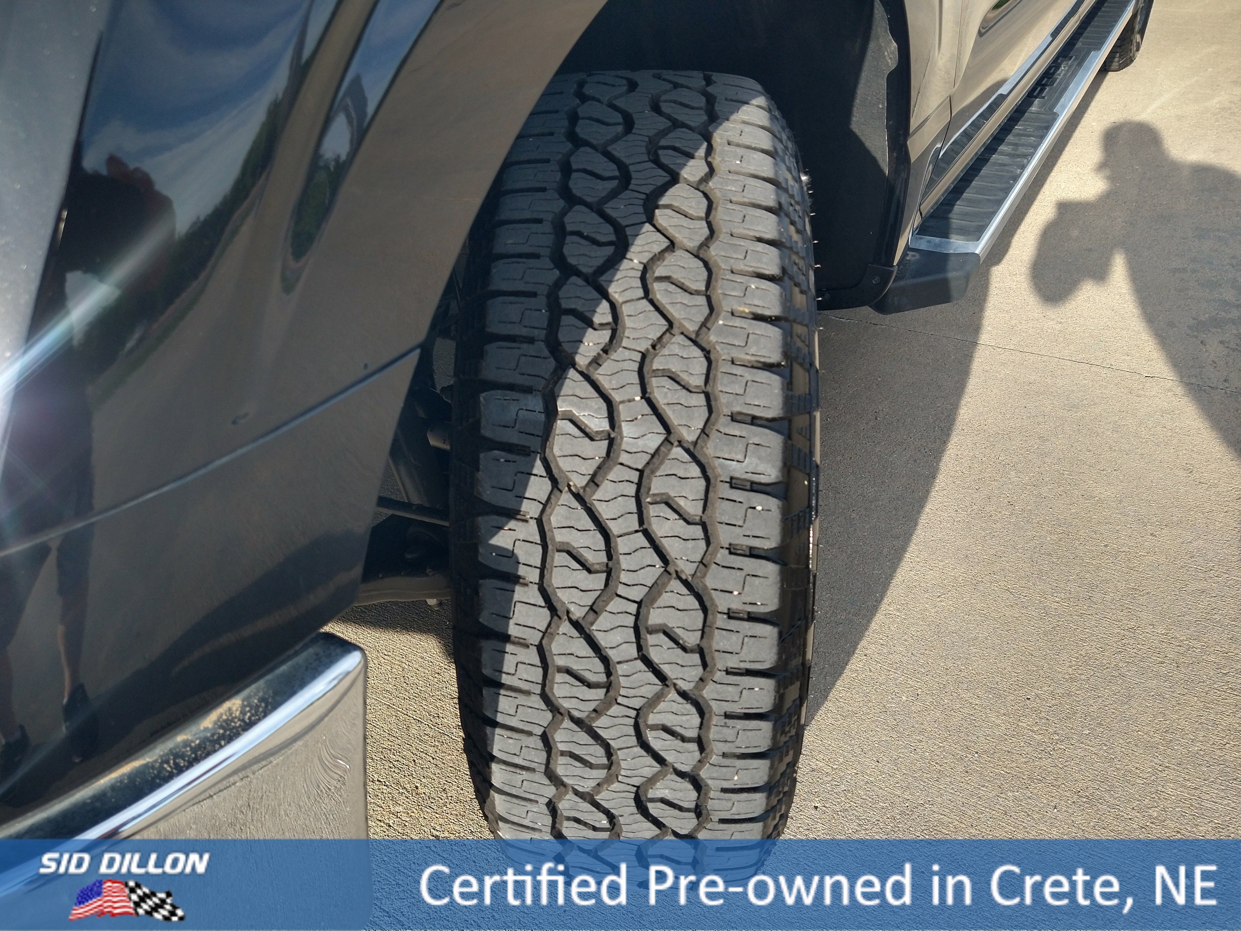 Used 2025 Agate Black Metallic Ford LARIAT image 12