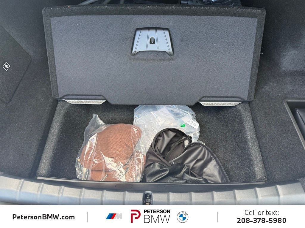 Used 2025 Mineral White Metallic BMW xDrive60 image 11