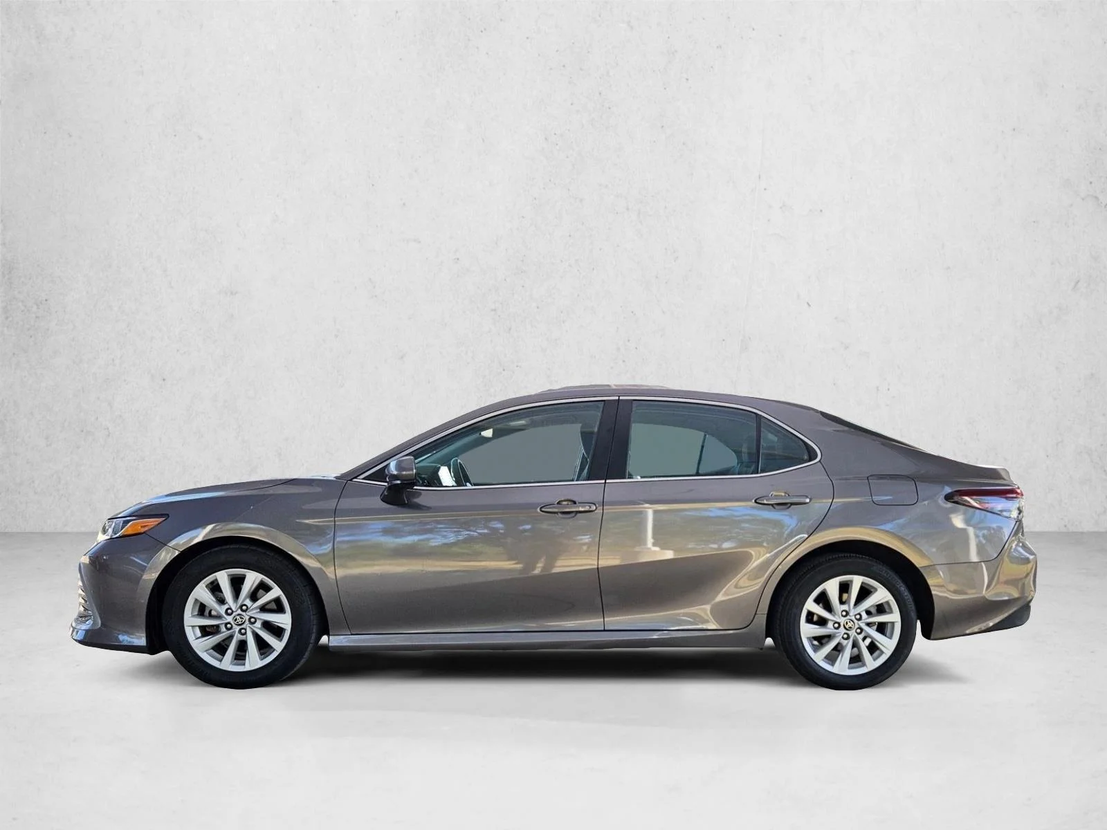 Used 2023 Predawn Gray Mica Toyota LE image 3